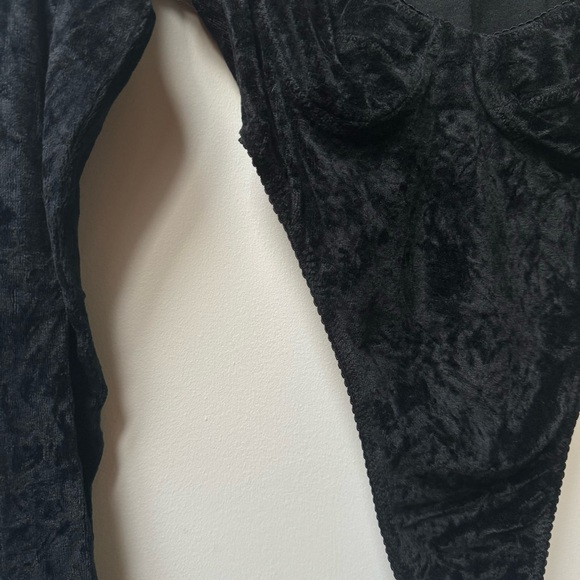 Maroske Peech Black Velour Geotard - Picture 3 of 6